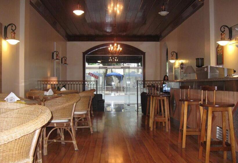 Otel Praça Da Matriz