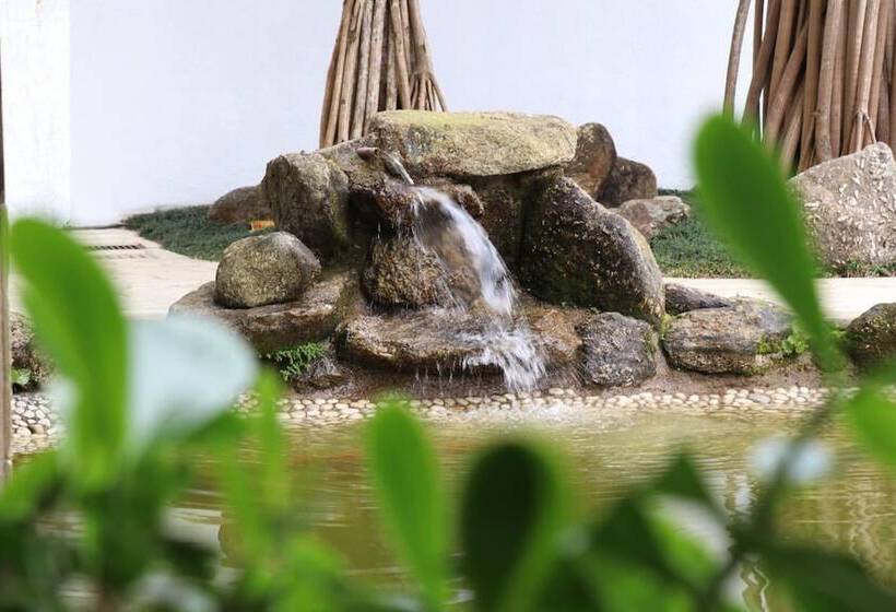 Charme Hotel Guarujá Frente Mar