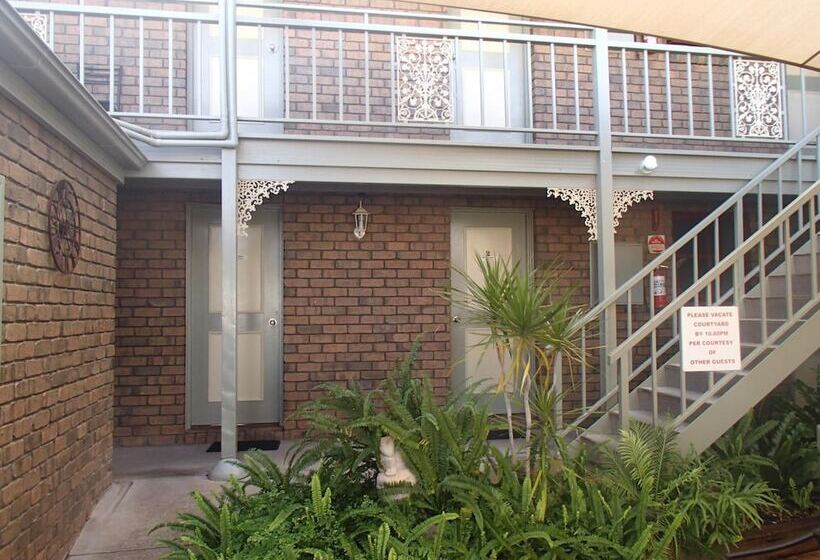 호텔 City Colonial Motor Inn