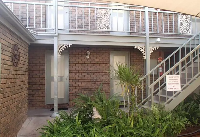 هتل City Colonial Motor Inn