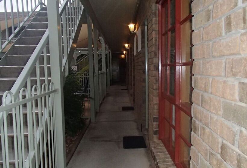 호텔 City Colonial Motor Inn