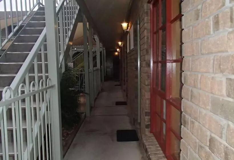 هتل City Colonial Motor Inn