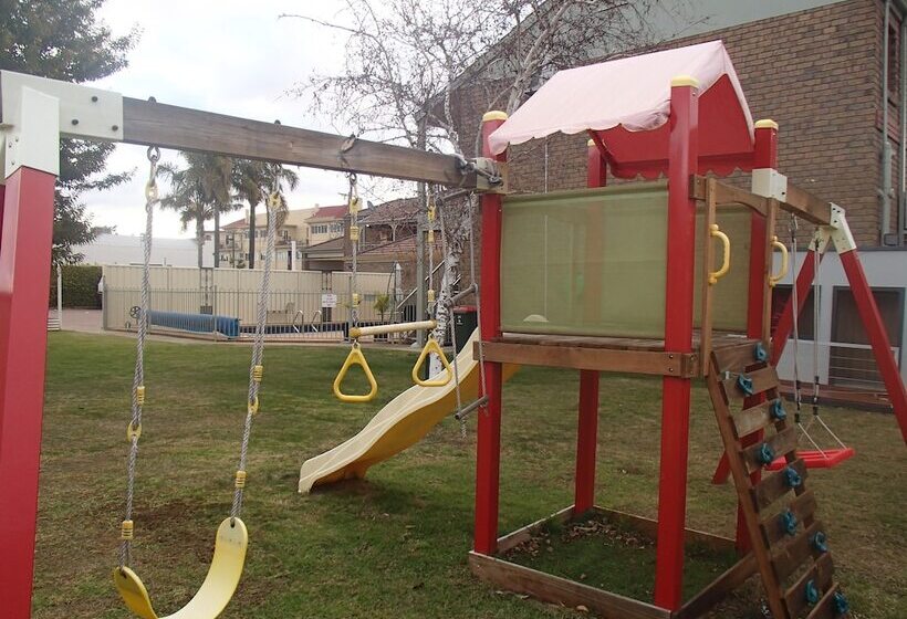 호텔 City Colonial Motor Inn