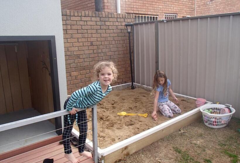 호텔 City Colonial Motor Inn