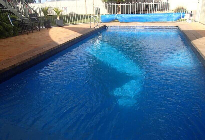 호텔 City Colonial Motor Inn