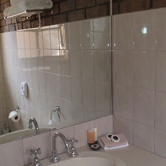 호텔 City Colonial Motor Inn