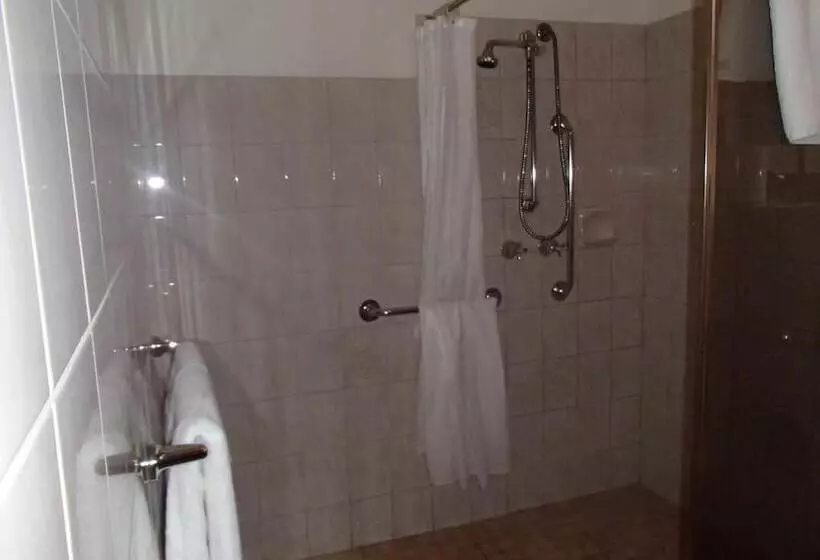 هتل City Colonial Motor Inn