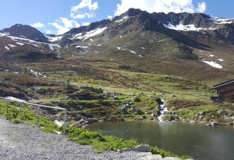 בית מלון כפרי Garni Valülla