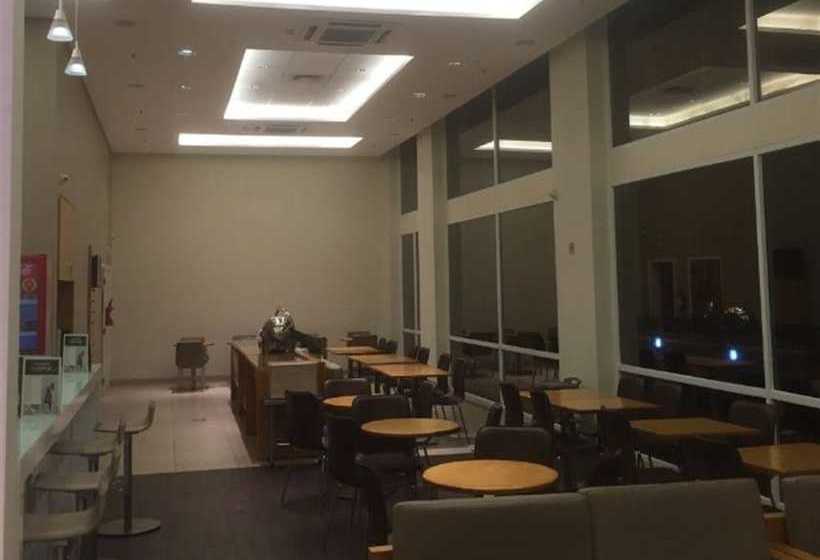 Отель Ibis Lins