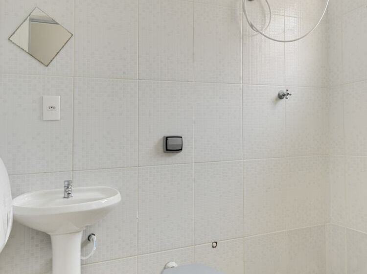 ホテル Jardim Emilia Sorocaba