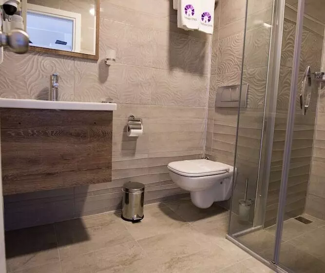 Menendi Otel