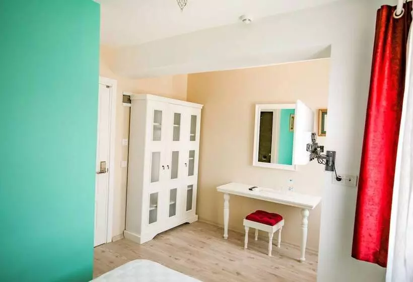 Menendi Otel