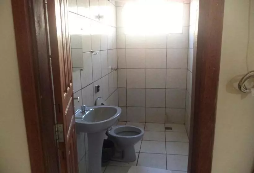 Hotelli E Pousada Chalana