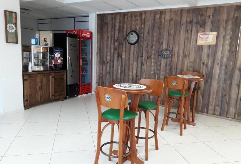 فندق Silver Gold