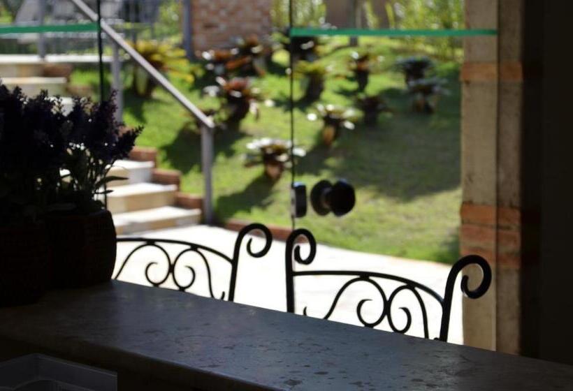 בית מלון כפרי Vila Real