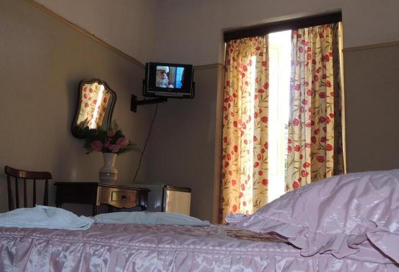 Parque Hotel Morro Azul   A 12 Km Do Parque Dos Dinossauros