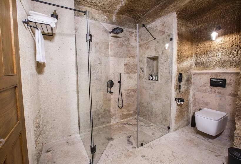 هتل Sinasos Evleri