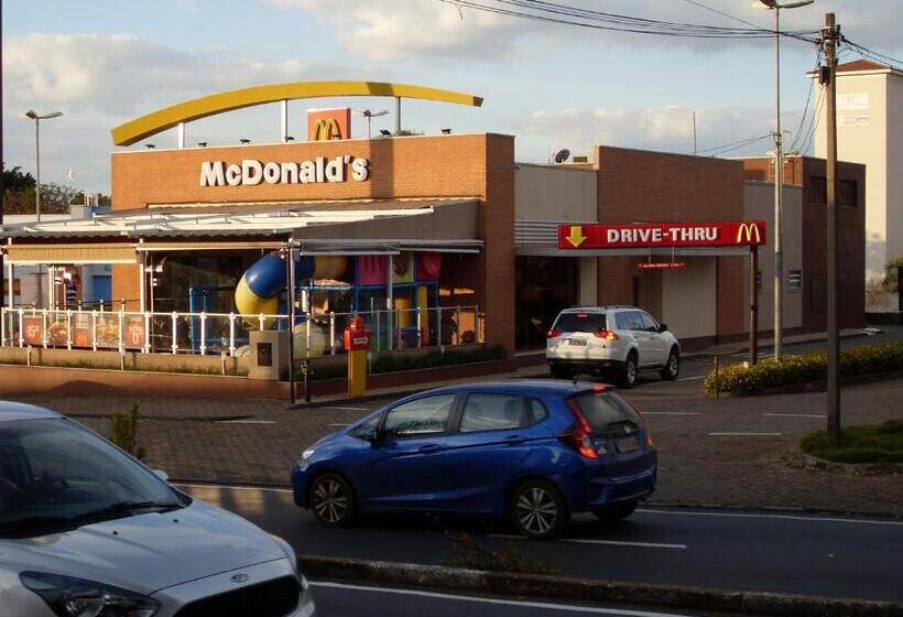 Unibarão Hotel  Próximo As Universidades Unicamp Puc Hospitais  Bancos Restaurantes Praça Capital  S