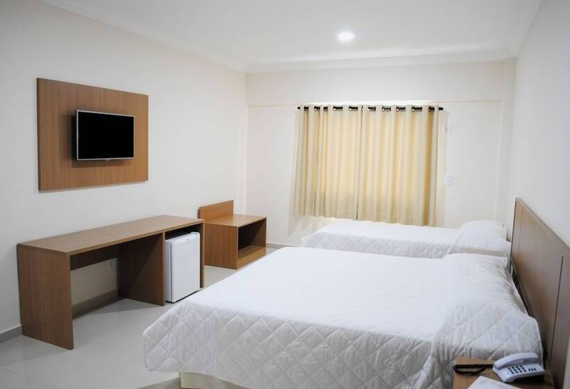 בית מלון כפרי Carmen Palace