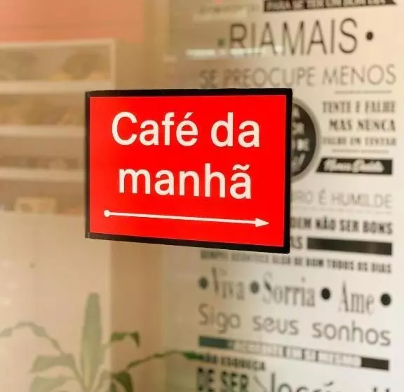 ホテル Comoditá Ltda