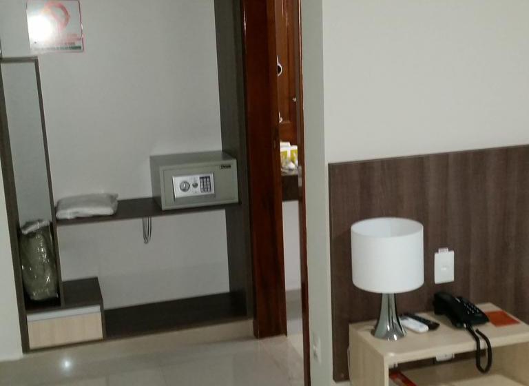 酒店 Premium Palace