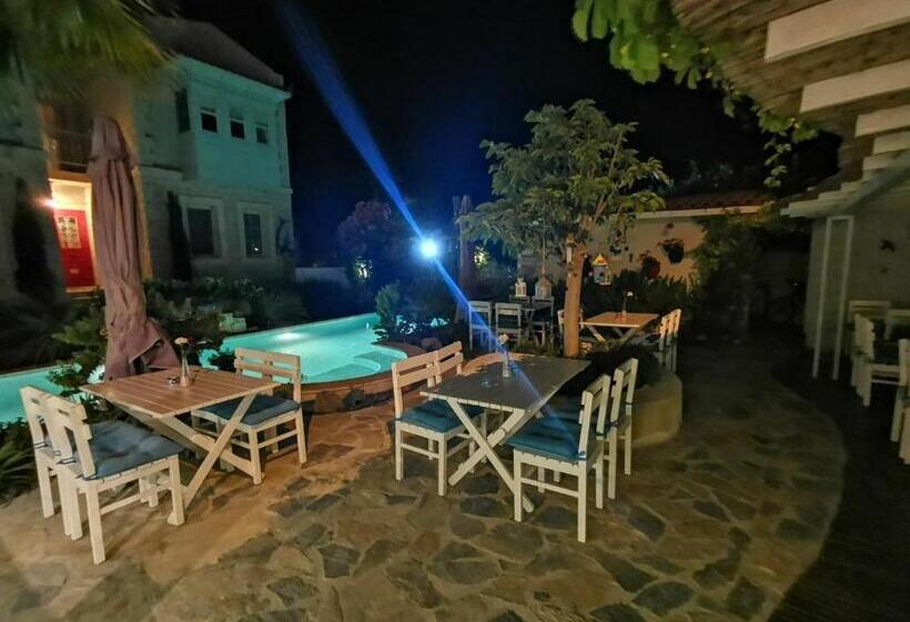 住宿加早餐 Cassiopeia Hotel Alacati