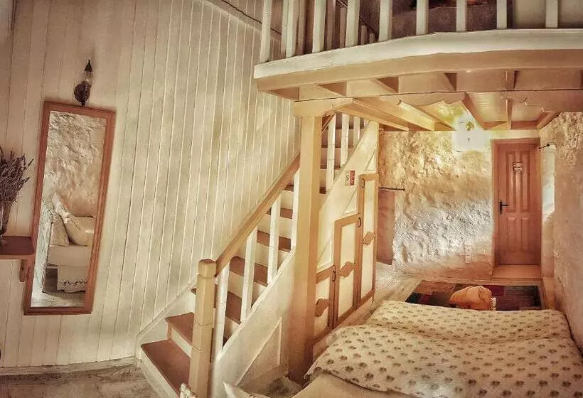 Aamiaismajoitus (B&B) Lilyum Alaçatı Taş Ev