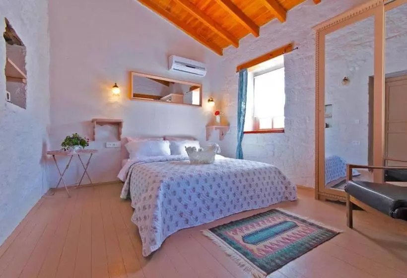 Aamiaismajoitus (B&B) Lilyum Alaçatı Taş Ev
