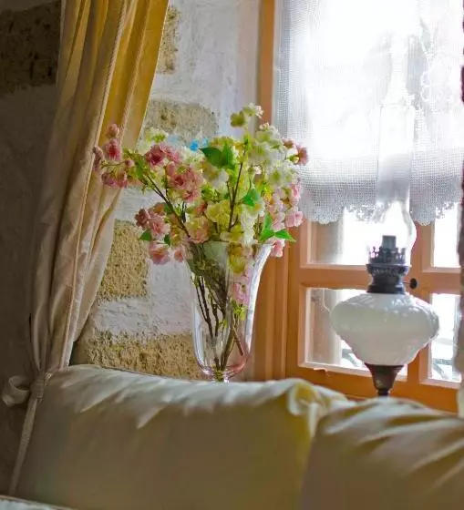 Aamiaismajoitus (B&B) Lilyum Alaçatı Taş Ev