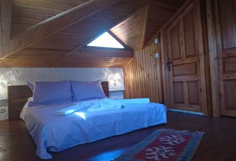 ベッドアンドブレックファースト şirince Klaseas Hotel&restaurant