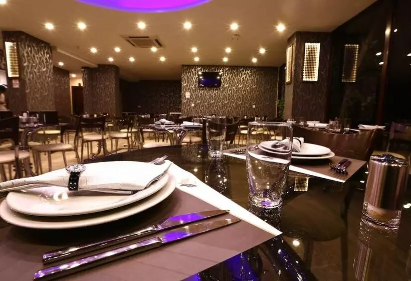 هتل Azd House