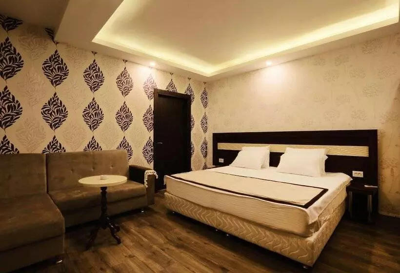 هتل Azd House