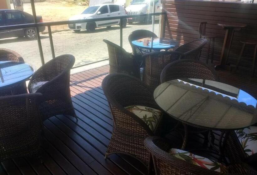 酒店 Bombinhas Palace