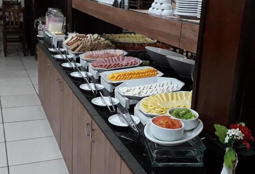 酒店 Bombinhas Palace