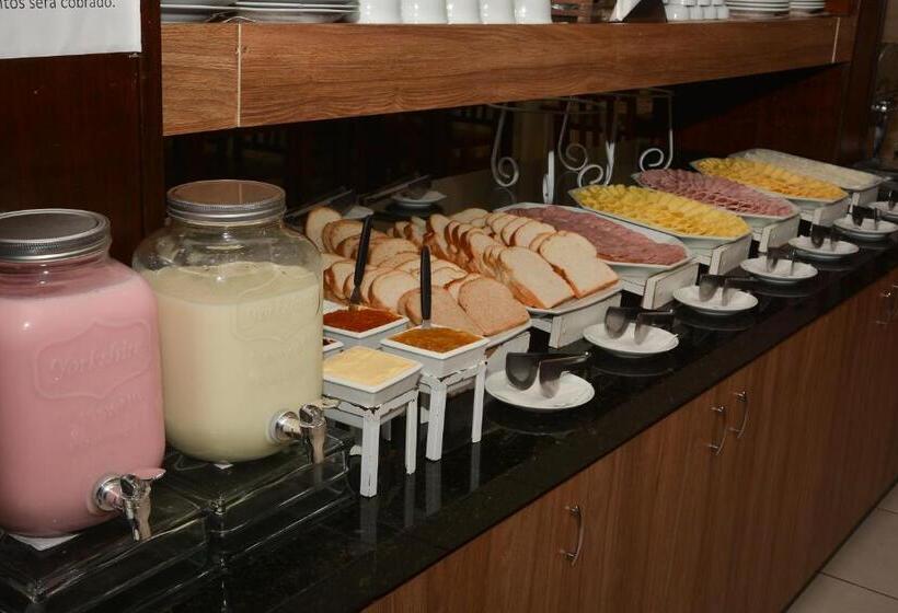 酒店 Bombinhas Palace