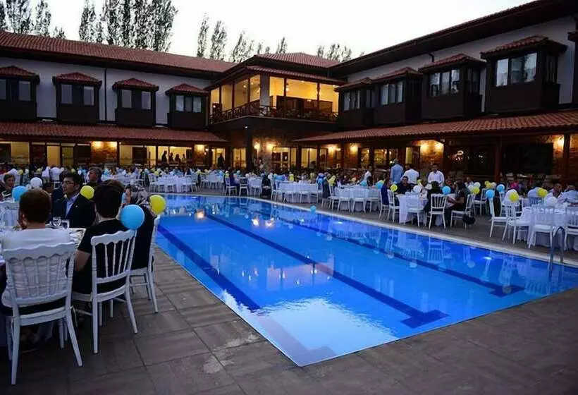 هتل Golkoy Yasam Resort