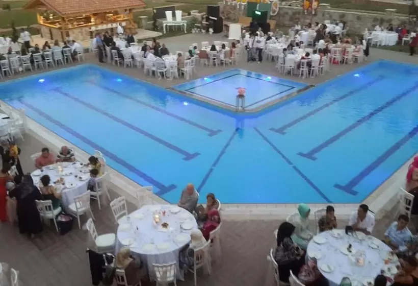 هتل Golkoy Yasam Resort