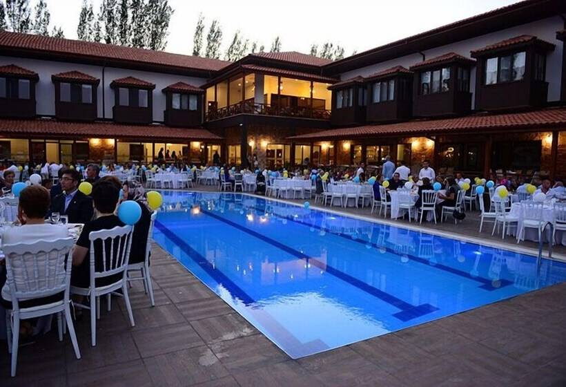 هتل Golkoy Yasam Resort
