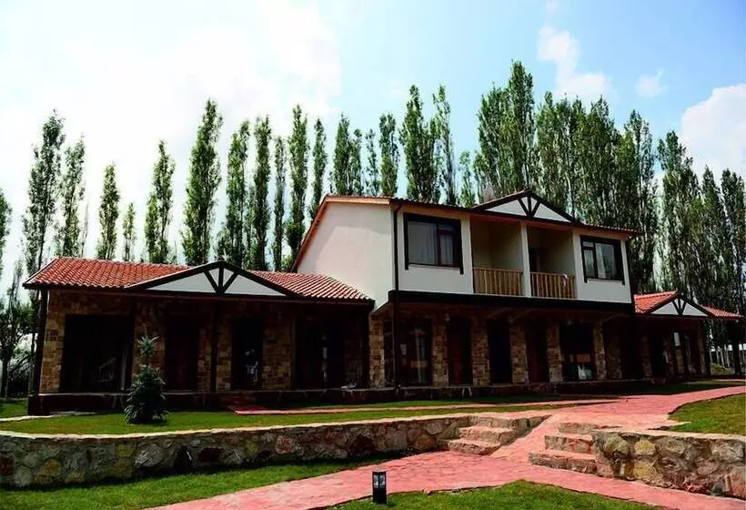 هتل Golkoy Yasam Resort