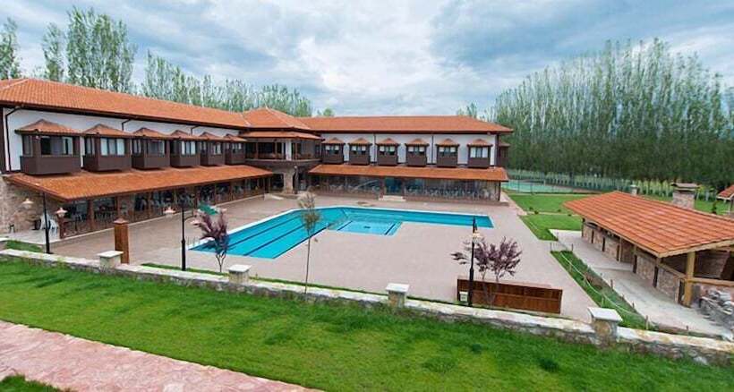 هتل Golkoy Yasam Resort