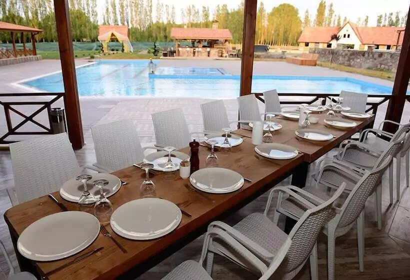 هتل Golkoy Yasam Resort