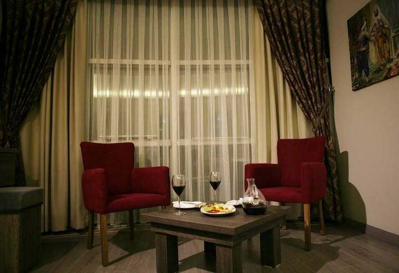 Отель Rey Manes