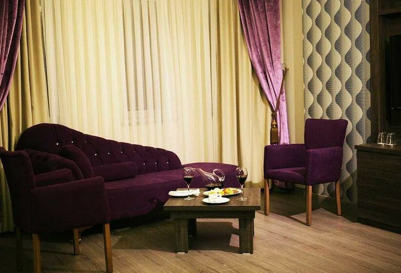 Отель Rey Manes