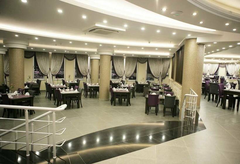 Отель Rey Manes