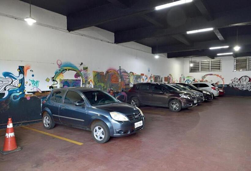 Hotelli Ribeirão Plaza