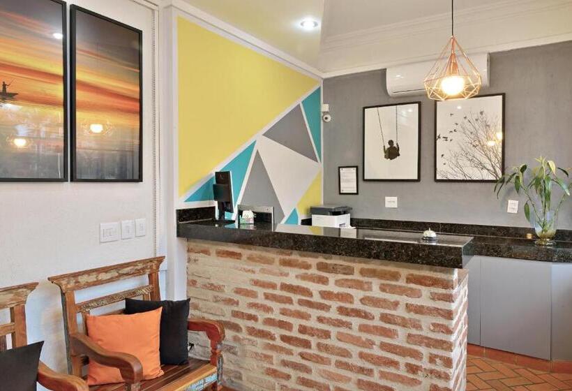 Hotelli Ribeirão Plaza