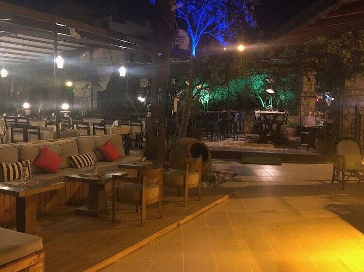 בית מלון כפרי Unlu