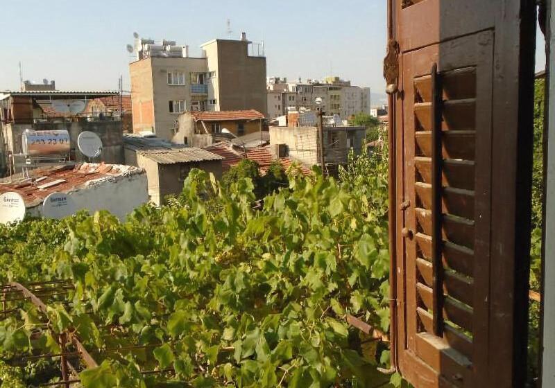 Lotus Garden Hostel Izmir