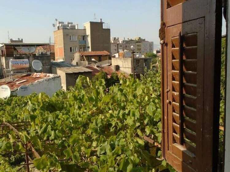 Lotus Garden Hostel Izmir