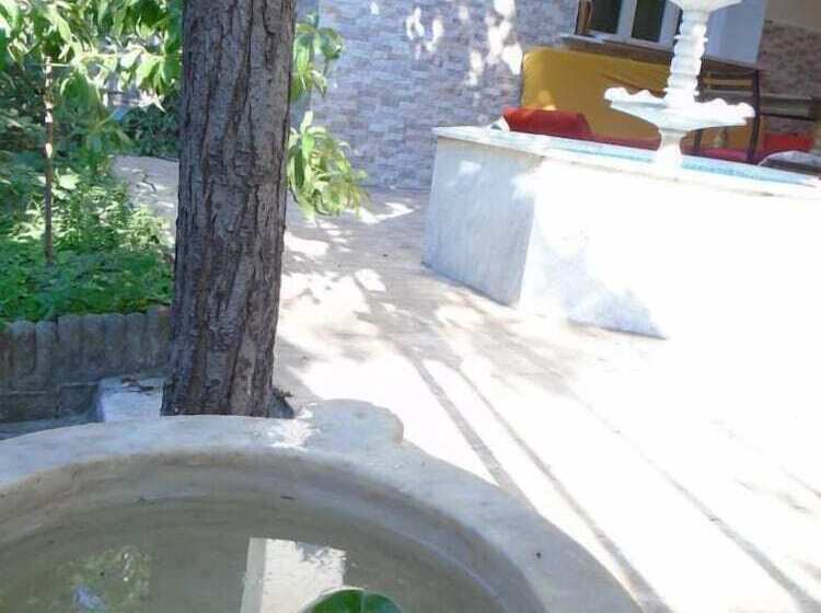 Lotus Garden Hostel Izmir